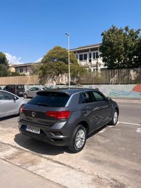 Volkswagen T-Roc - 3