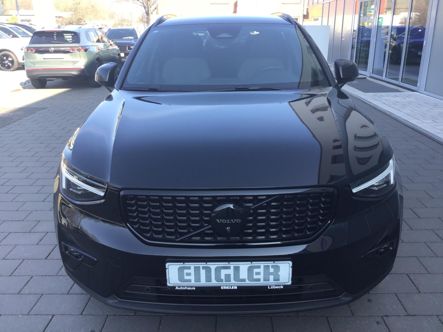 Volvo XC40 B3 (Benzin) Plus Black Edition 360° Cam