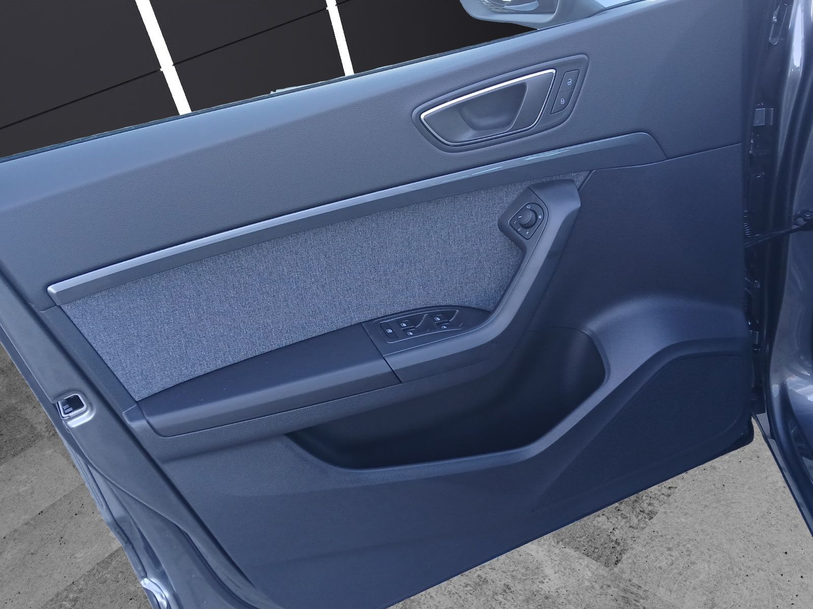 Fahrzeugabbildung SEAT Ateca 1.5 TSI DSG Road Edition LED Keyless