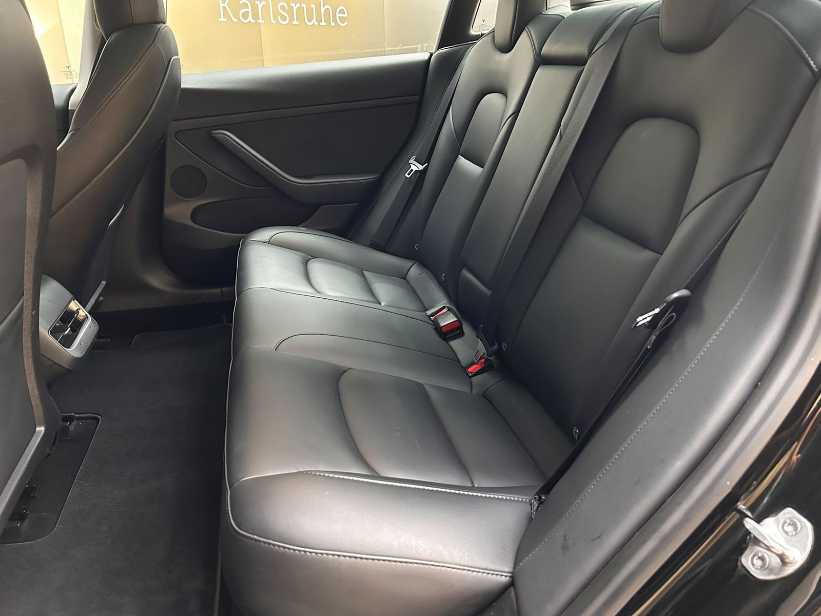 Fahrzeugabbildung Tesla Model 3 Long Range Dual AWD PANO+LED+NAV+SHZ+KAM