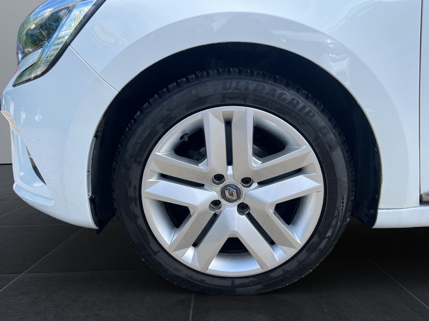 Fahrzeugabbildung Renault Clio Experience 1.0 SCe 75 EU6d-T Allwetterreife