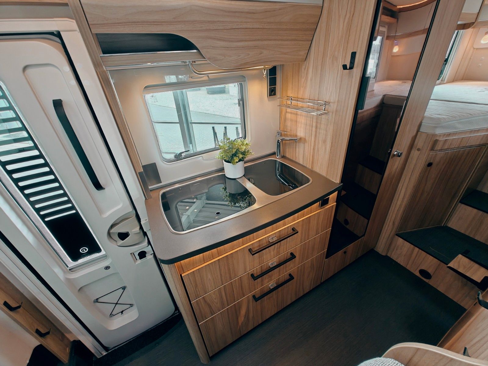Fahrzeugabbildung HYMER / ERIBA / HYMERCAR ML - T 580 4x4 RSX - DRAUZZEN®