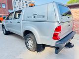 Toyota Hilux Double 2.5 D-CAB D-4D 4WD Klima 88000 Km - Toyota Hilux mit Diesel-Antrieb: Allradantrieb, Geländewagen, 2.5