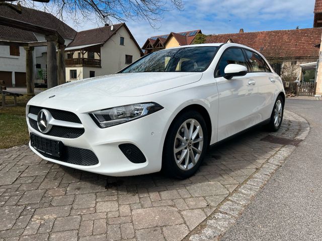 Mercedes-Benz A 200 A -Klasse A 200 Automatik 163 PS