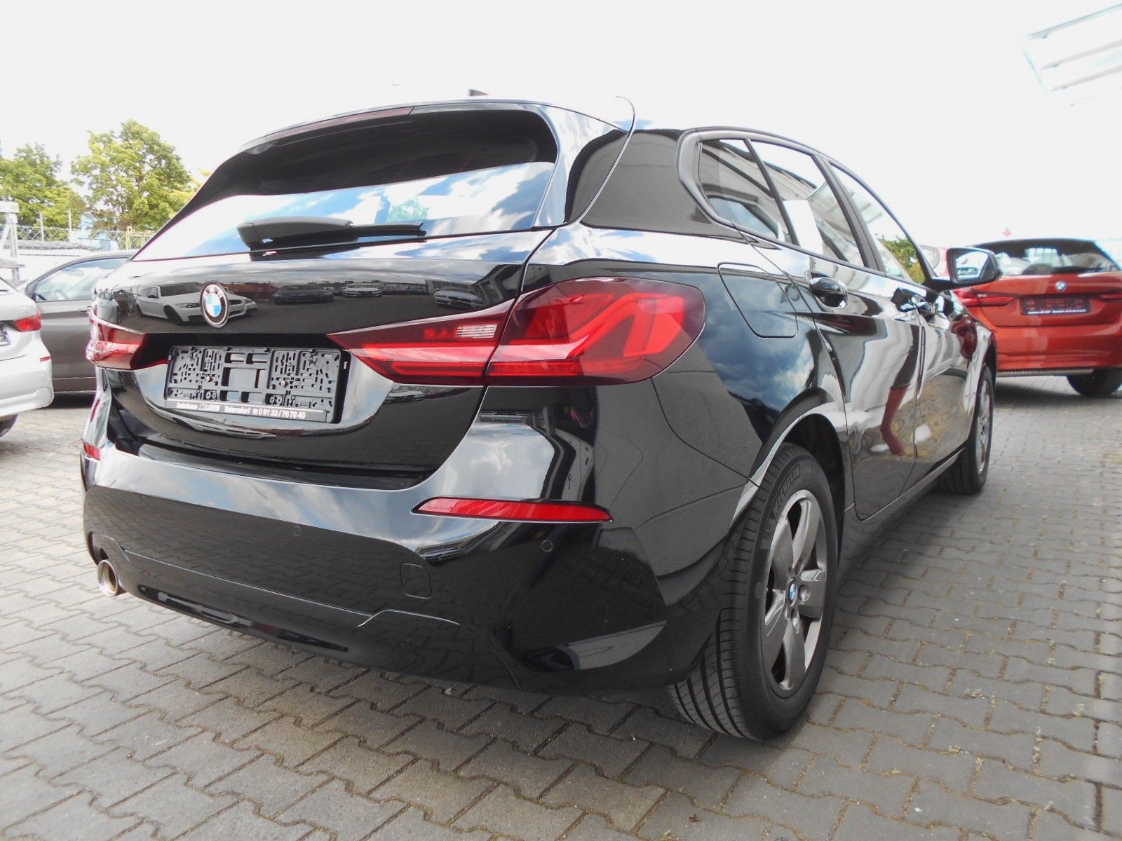 BMW 118iA 29`KM -NAVI-LED-HIFI-SITZHEIZUNG-CARPLAY- foto 4