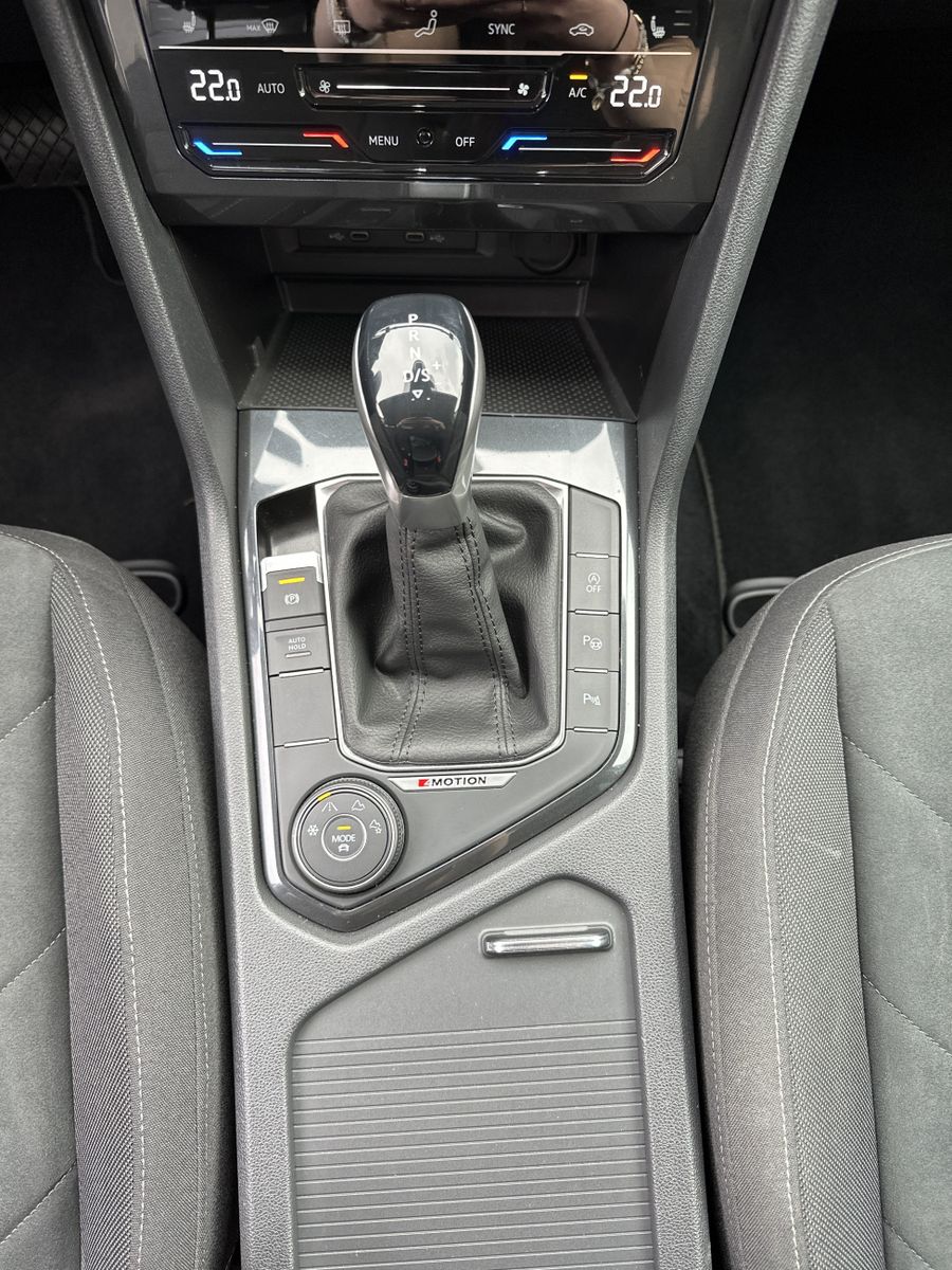Fahrzeugabbildung Volkswagen Tiguan 2.0 TDI DSG Elegance 4Motion NAV+LED+19ZO