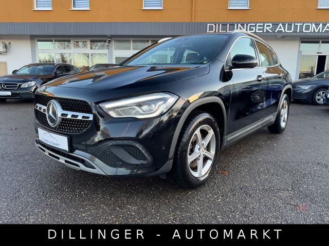 Mercedes-Benz GLA 220d Autom LED Nav Kameraa AHK Shz DISTRONIC