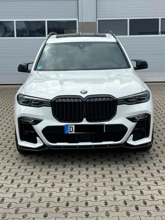 Image of BMW X7