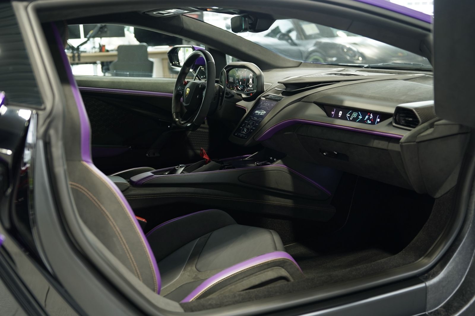 Lamborghini Revuelto