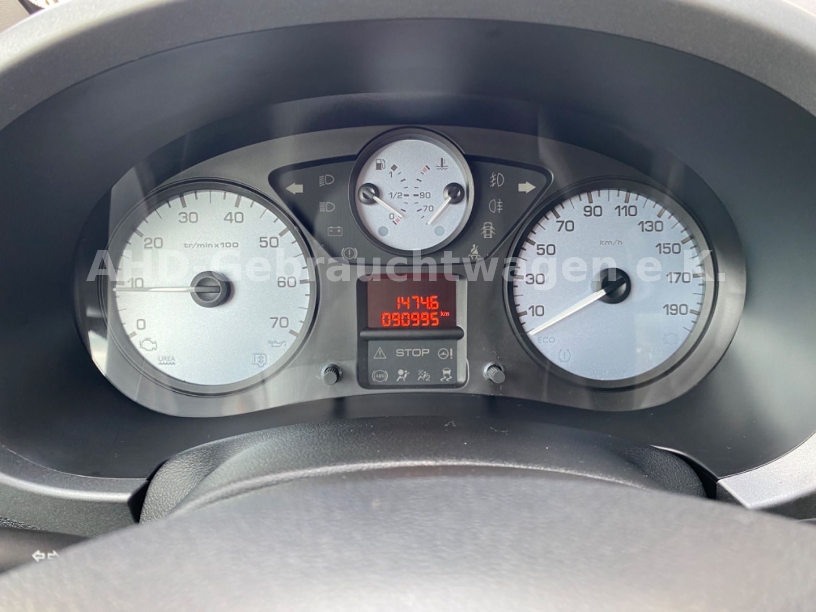 Fahrzeugabbildung Peugeot Partner Tepee 1.6
