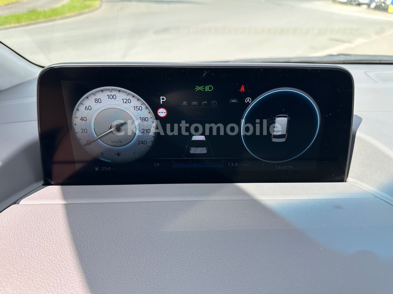 Fahrzeugabbildung Hyundai Staria Premium Signature 4WD/7Sitze/Navi/ACC/AHK