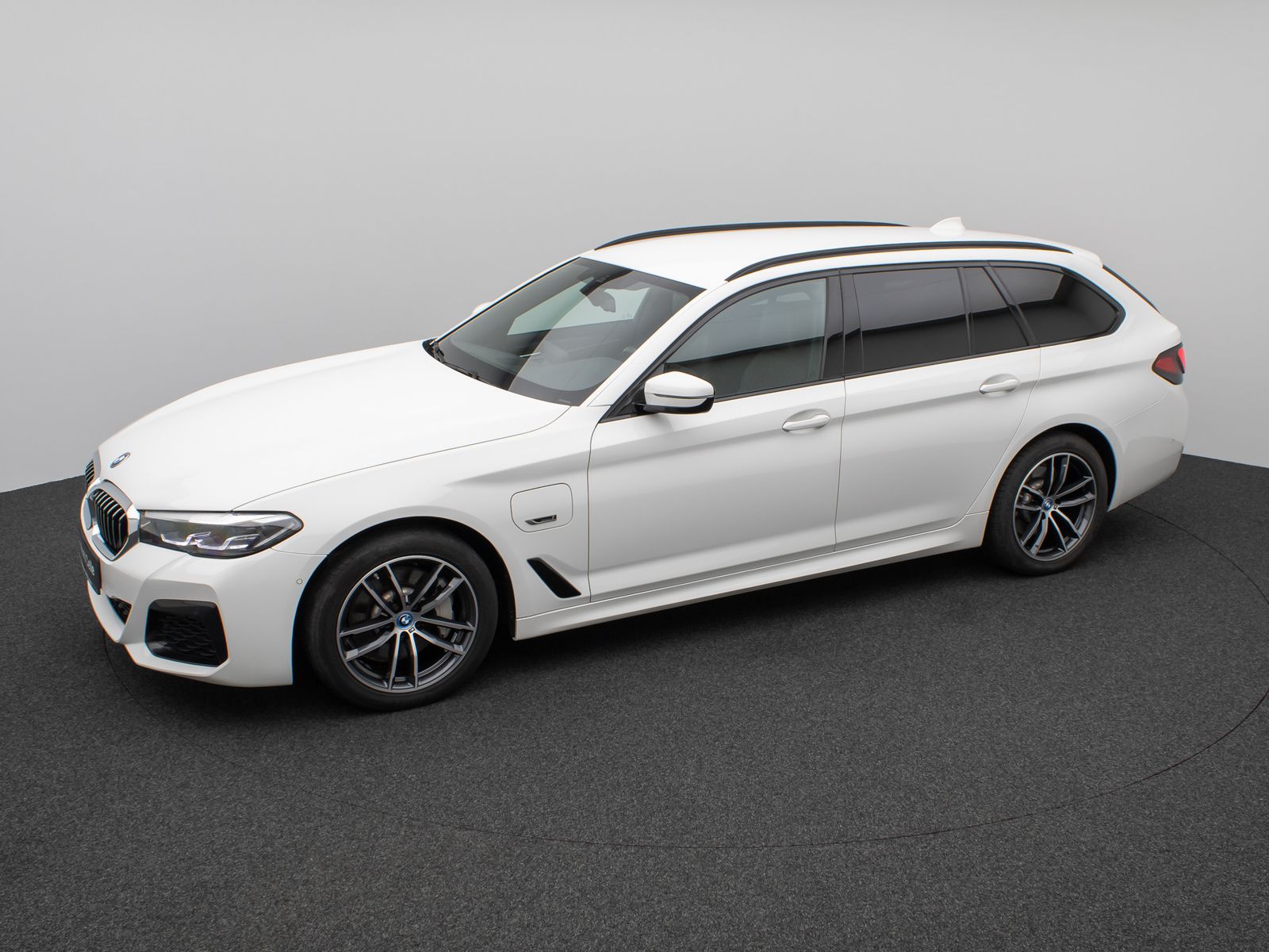 Fahrzeugabbildung BMW 530e M Sport Kamera DAB DrivAssist Komfort AHK