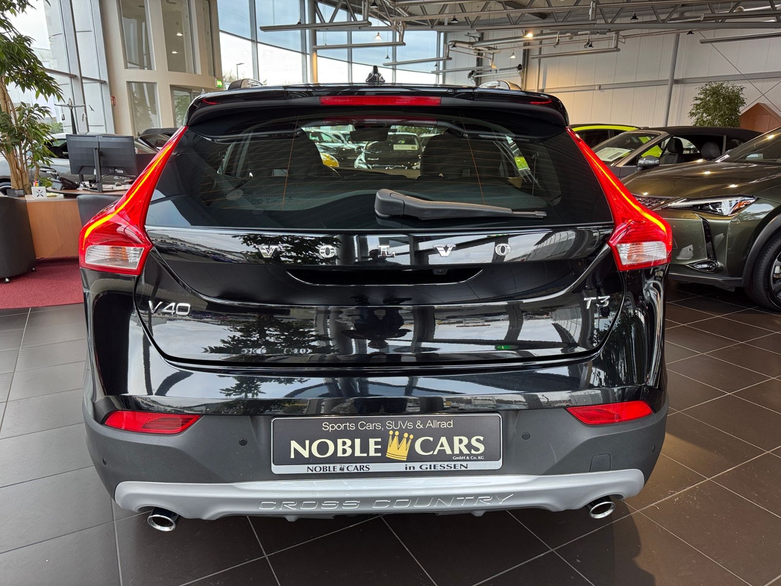 Fahrzeugabbildung Volvo V40 Cross Country Plus KLIMA LED NAVI  AHK