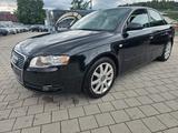 Audi A4 Lim. 3.2 FSI quattro / Automatik/ S-Line /TOP - Audi A4 aus 2005: Line