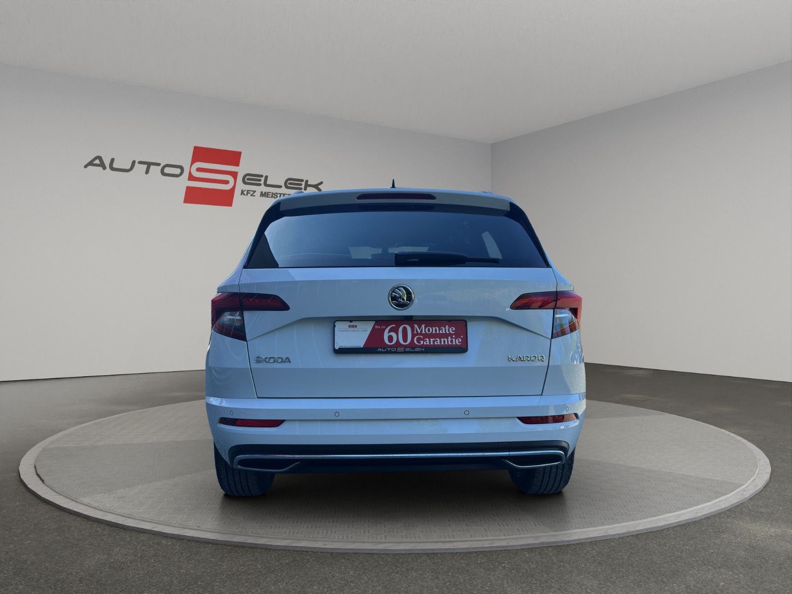 Fahrzeugabbildung SKODA KAROQ SPORTLINE DSG LED AHK APP KAMERA