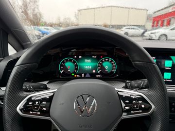 Volkswagen Golf VIII Variant R-Line+AHK+LED+HeadUp+VirtualC