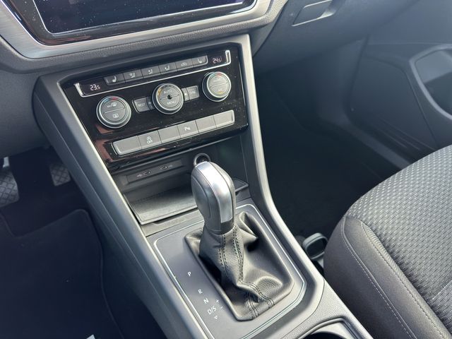 Touran 2.0 TDI Comfortline DSG SHZ NAVI AHK ACC