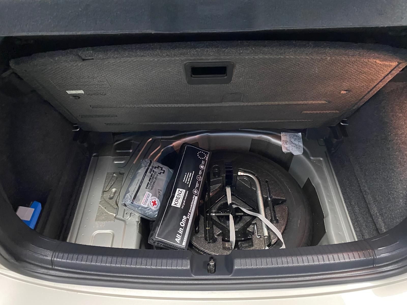 Fahrzeugabbildung Volkswagen Polo 1.0 TSI Comfortline PDC+SITZHEIZ+ALLWETTER+
