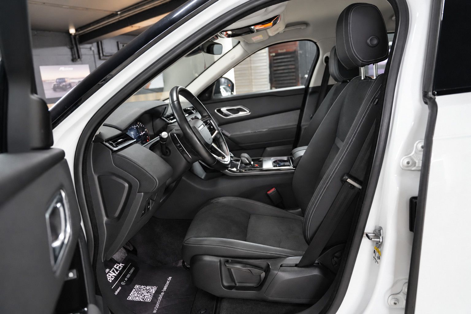 Fahrzeugabbildung Land Rover Range Rover Velar Kamera*Head-UP*Matrix*CarPlay