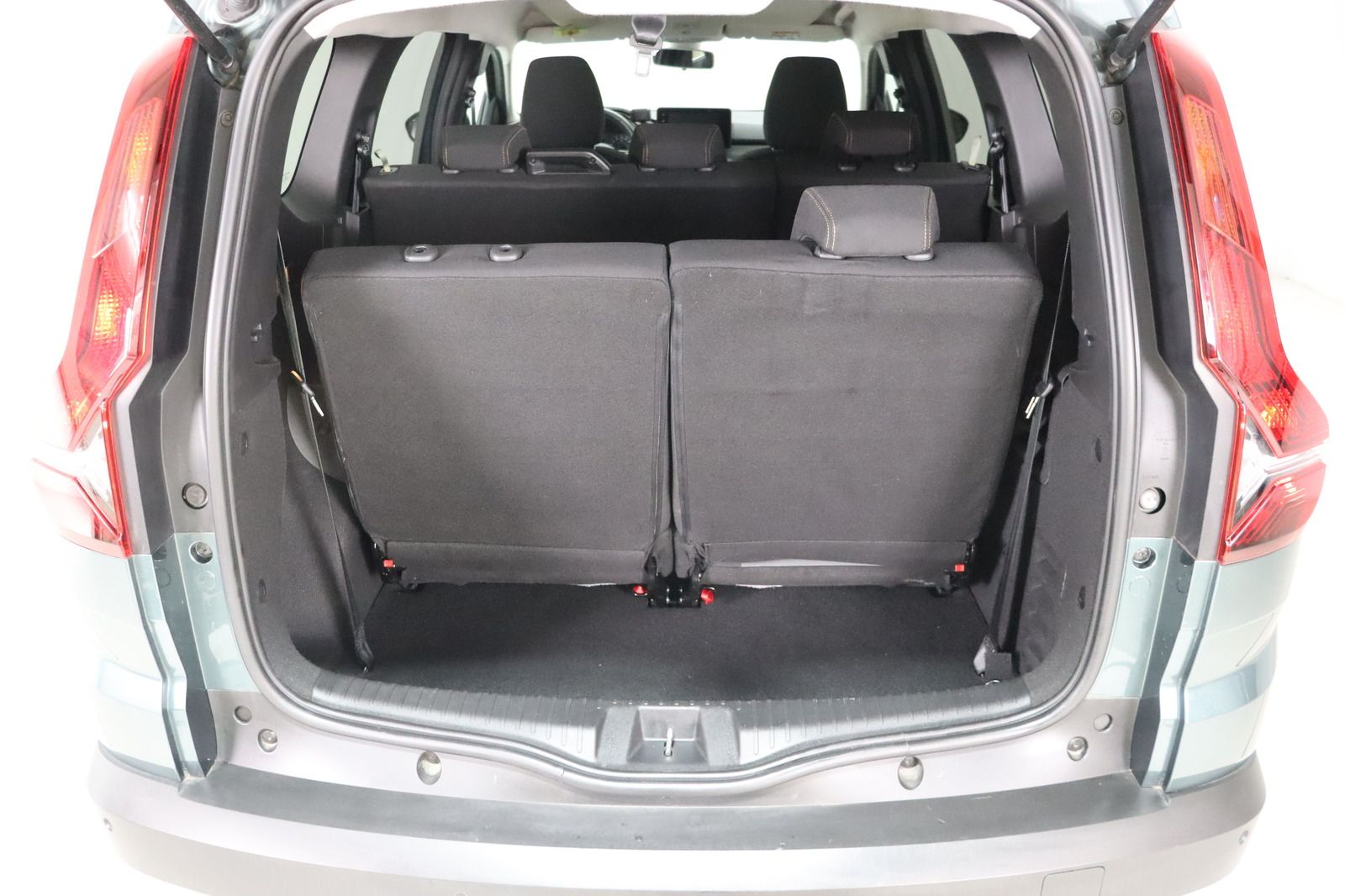 Fahrzeugabbildung Ford Grand C-Max 1.0 Cool & Connect * Navi * SHZ HU/A
