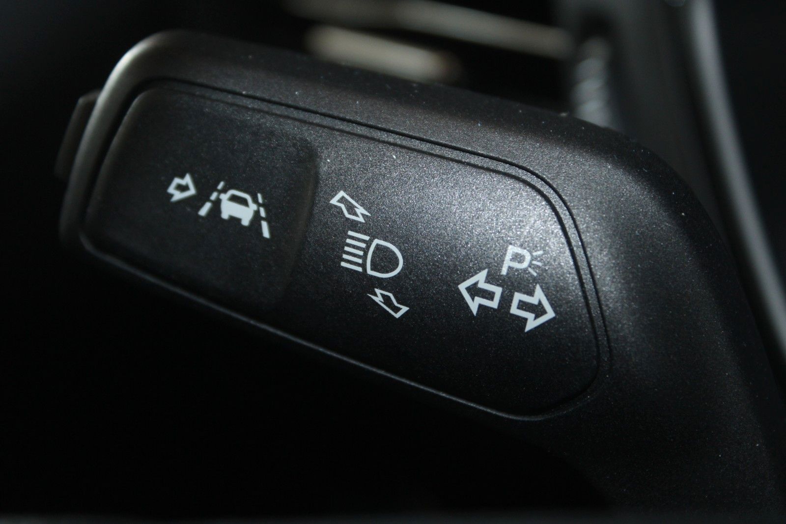 Fahrzeugabbildung Ford Focus ST-Line X AHK M-LED STDHZ B&O ACC WinterP.