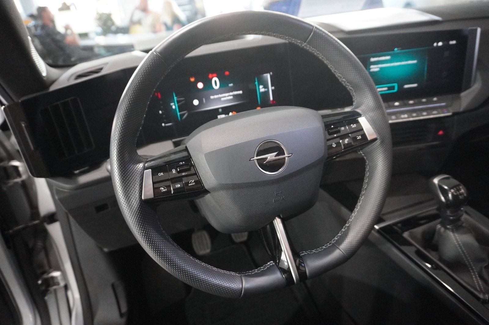 Fahrzeugabbildung Opel Astra L ST 1.2T GS SPORT NAVI/LED/360°/PANO/HUD