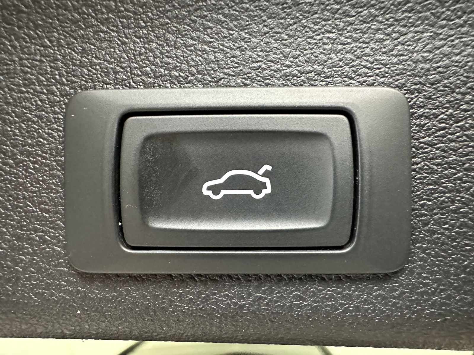 Fahrzeugabbildung Audi S6 Avant Black NAV+MATRIX+B&O+PANO+AHK+V-COCKPIT