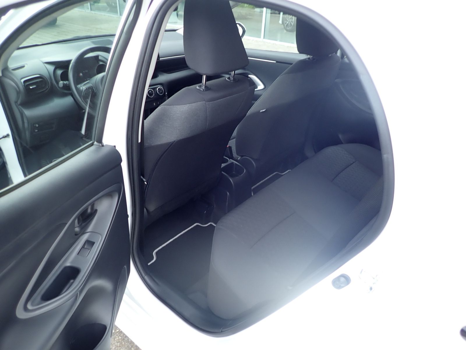 Fahrzeugabbildung Toyota Yaris 1.5 VVT-i 6-G Team, SHZ Deutschland