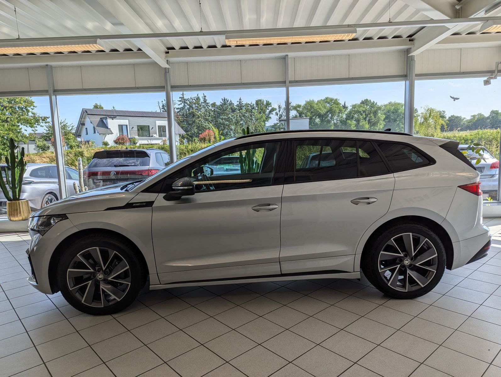 SKODA Enyaq 80 Sportline ACC Pano DCC Memory 360° HOD - Image 4