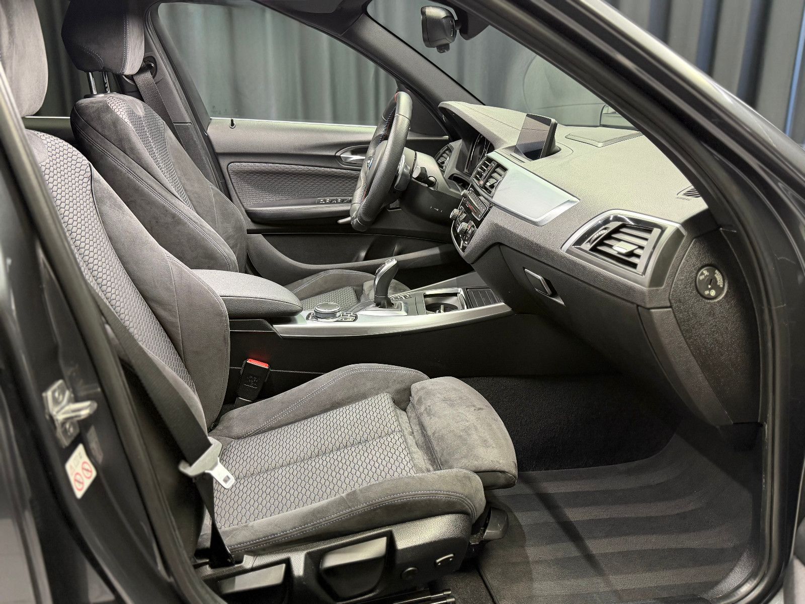 Fahrzeugabbildung BMW M140i xDrive Special Edition |LED|DEUTSCHES FZG