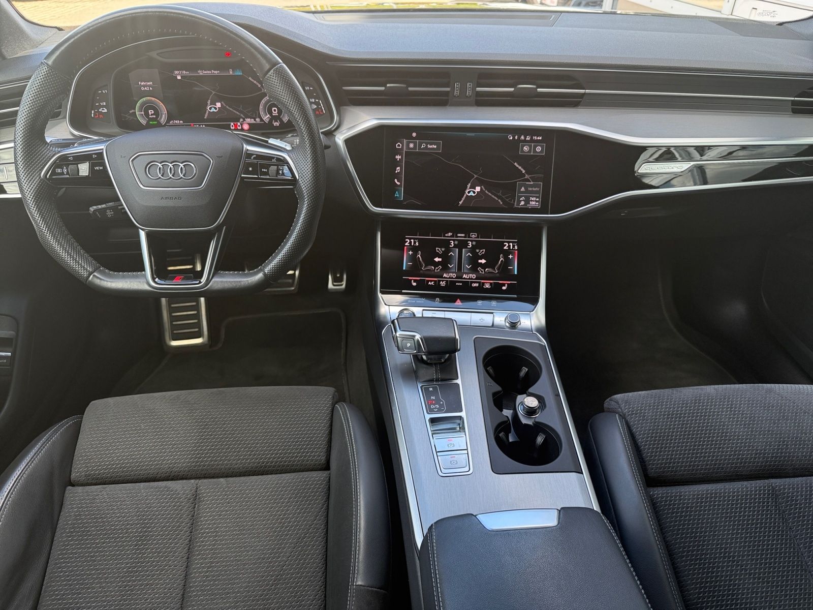 Audi A6 Limousine 55 2.0 TFSI e quattro sport S-line foto 10