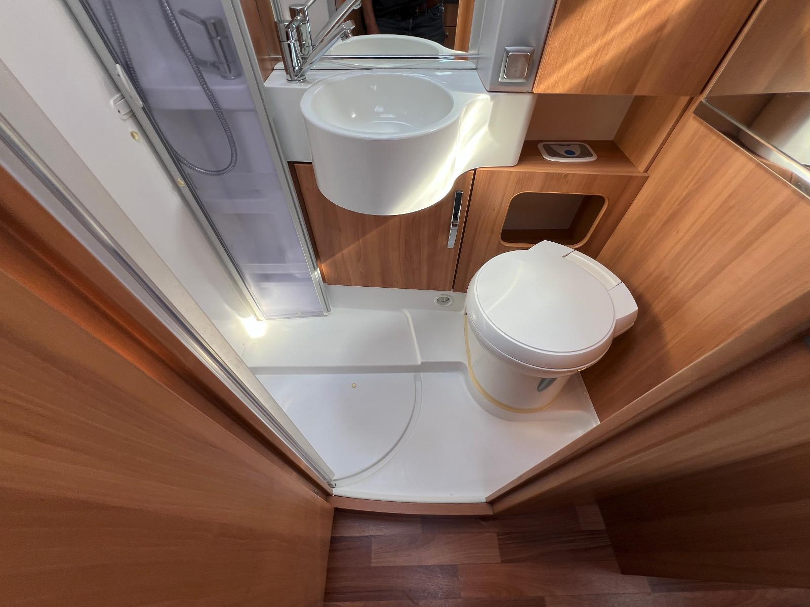 HYMER / ERIBA / HYMERCAR Camp 634 CL - 6-Schläfer  *Gewerbeangebot*