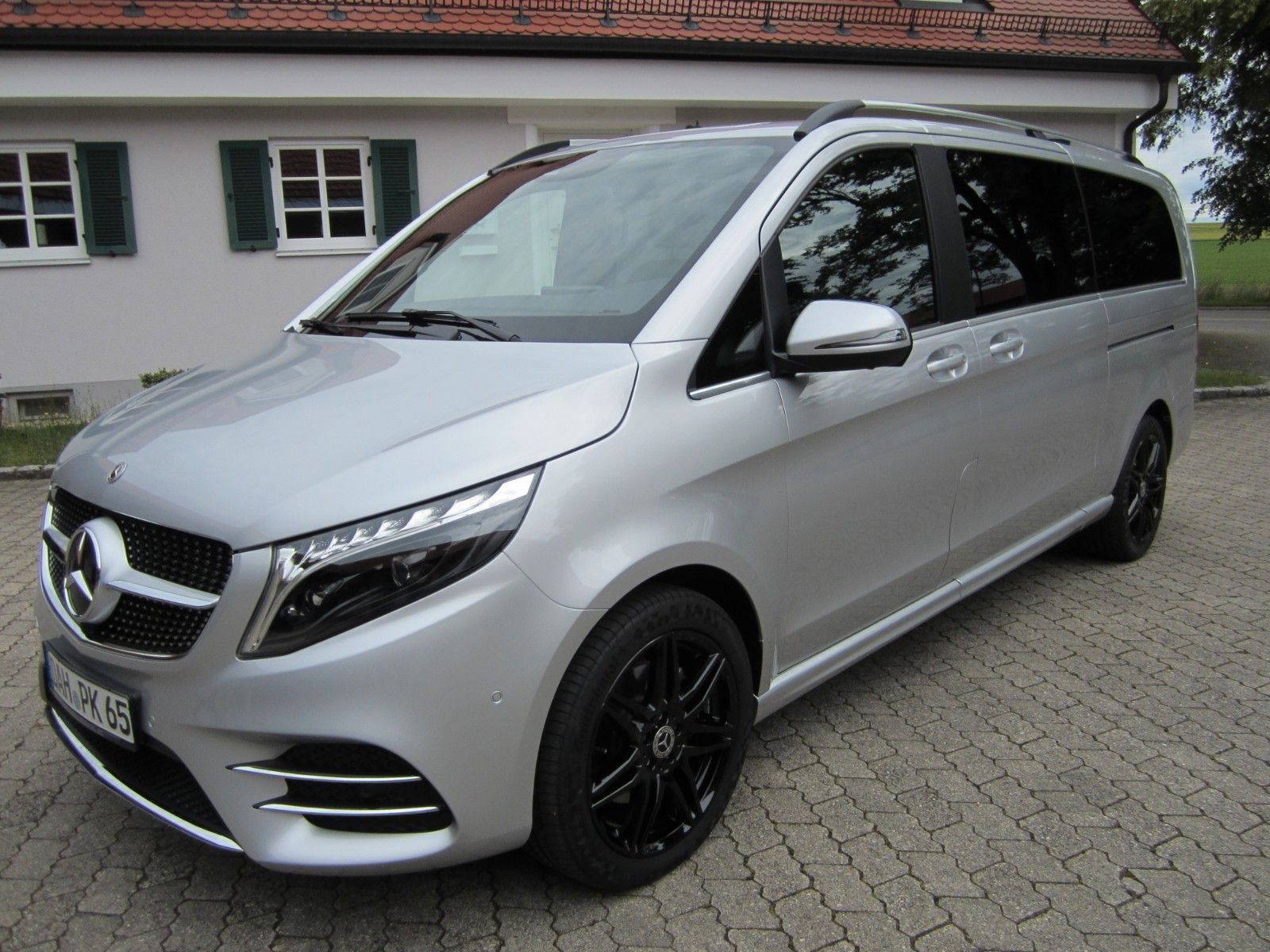 MERCEDES-BENZ V 300 d Aut. AVANTG. ED. extralang 4 Matic AMG