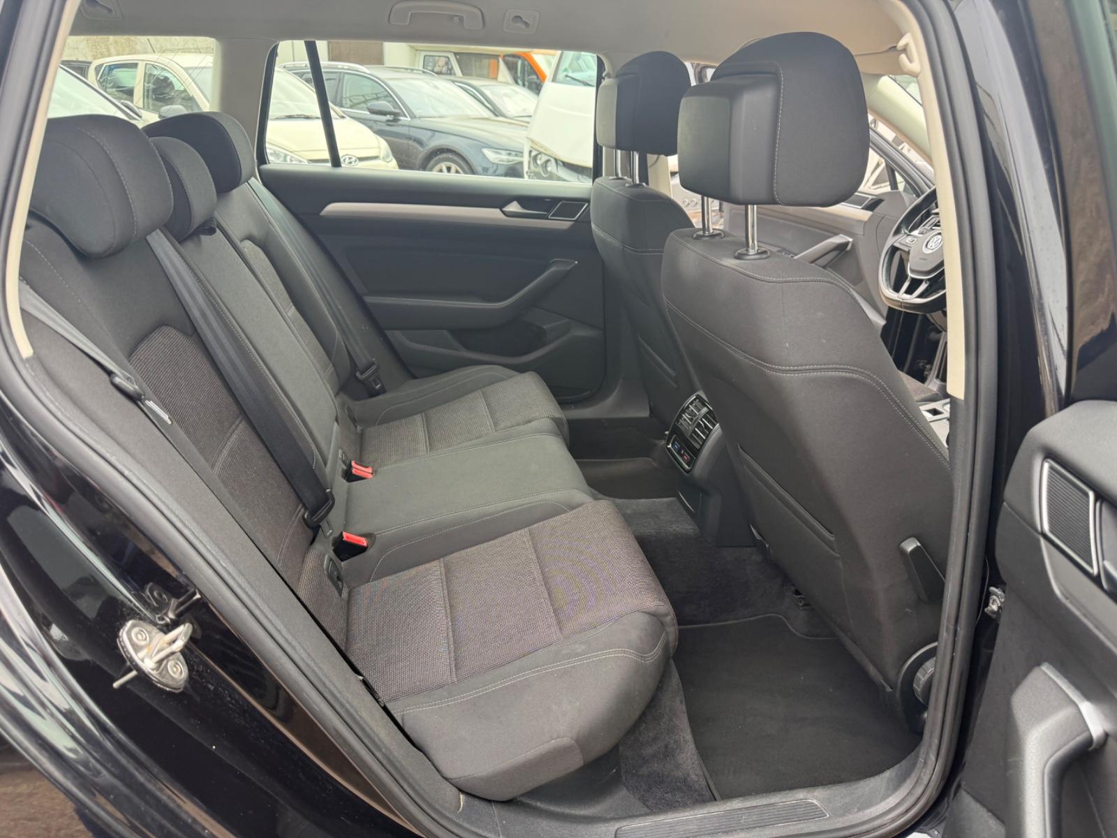 Volkswagen Passat 2015 — photo 20
