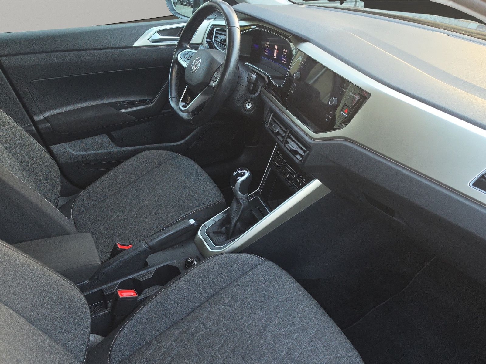 Fahrzeugabbildung Volkswagen Taigo Move AUS 1.HAND APP TEMPOMAT SHZ PDC