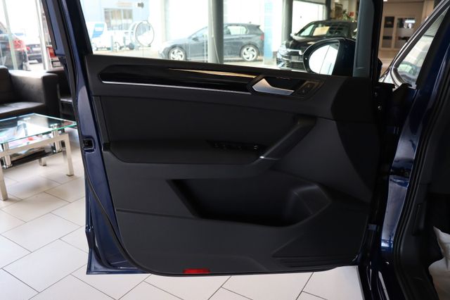 Fahrzeugabbildung Volkswagen Touran 1.6Ltr Comfortline |7SITZER|PANO|SHZ|PDC|