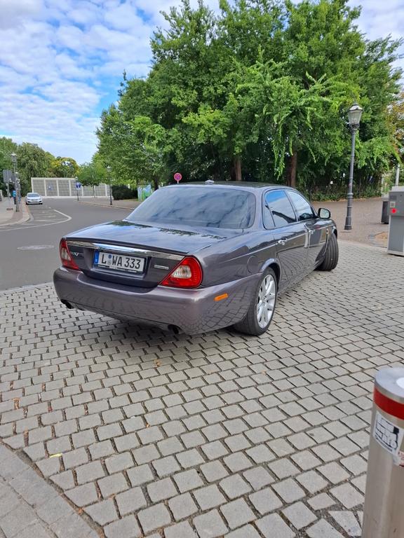 Jaguar XJ6