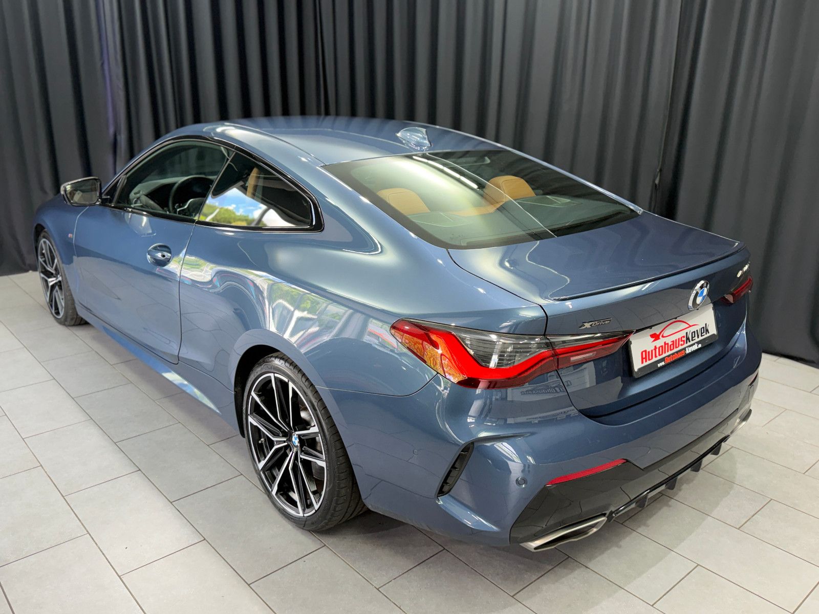 Fahrzeugabbildung BMW M440i xDrive Coupe|LASER|H&K|360°|M-Sitze|Gestik