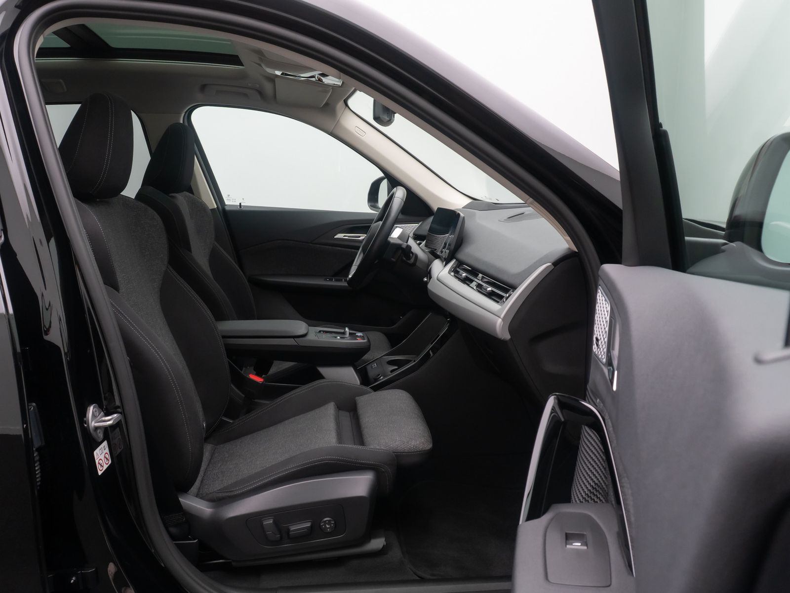 Fahrzeugabbildung BMW iX1 xD30 Panorama 360° HUD DAB H/K Komfort Sport