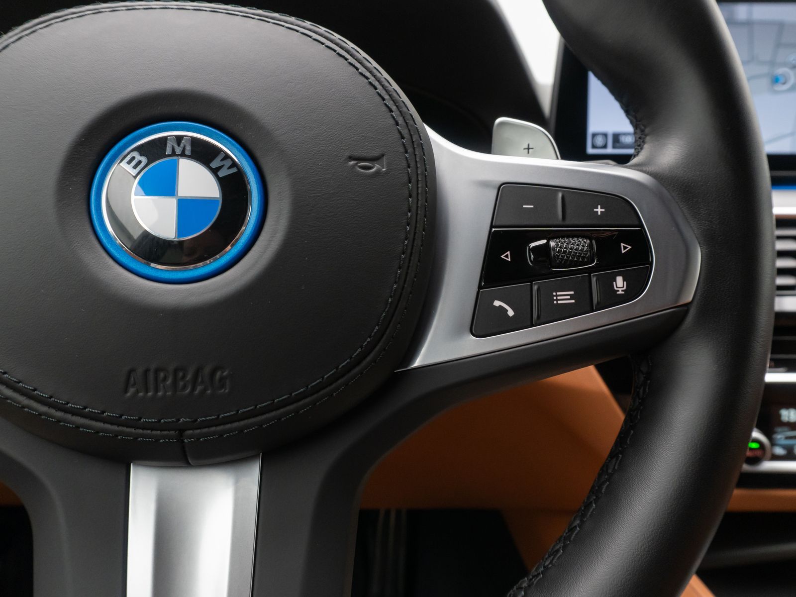 Fahrzeugabbildung BMW 530e M Sport DAB Kamera AHK Memory Alarm 18Zoll