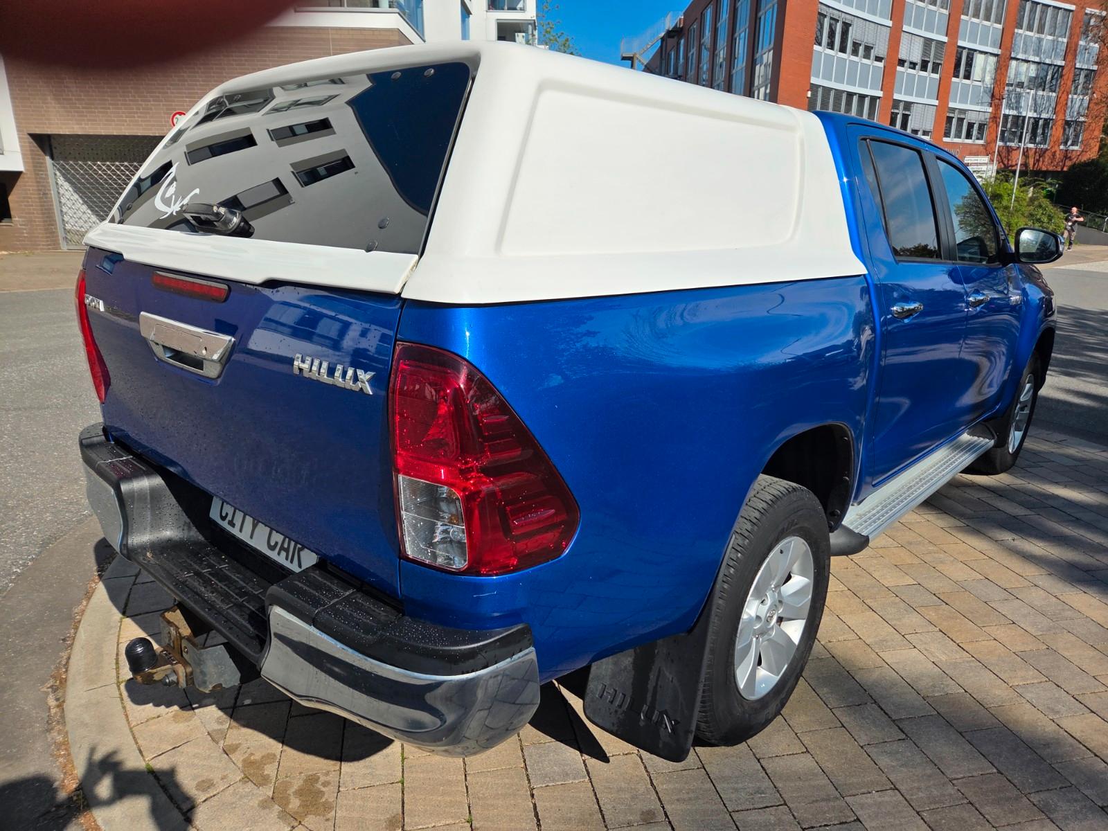 Toyota Hilux Double Cabine 2.4D 150ch - 1 ère main - Hardtop - Carnet entretien - Sièges chauffants