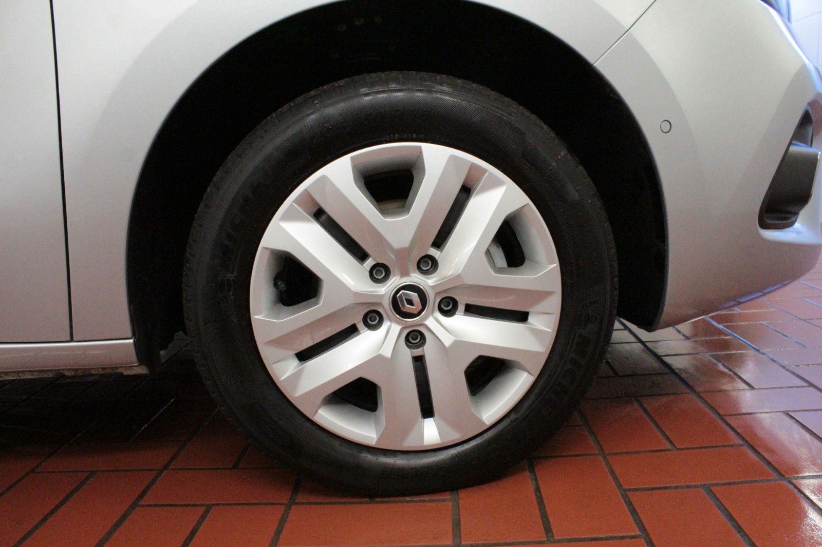 Fahrzeugabbildung Renault Kangoo Tce 130 EDC Techno*Sitzhzg*