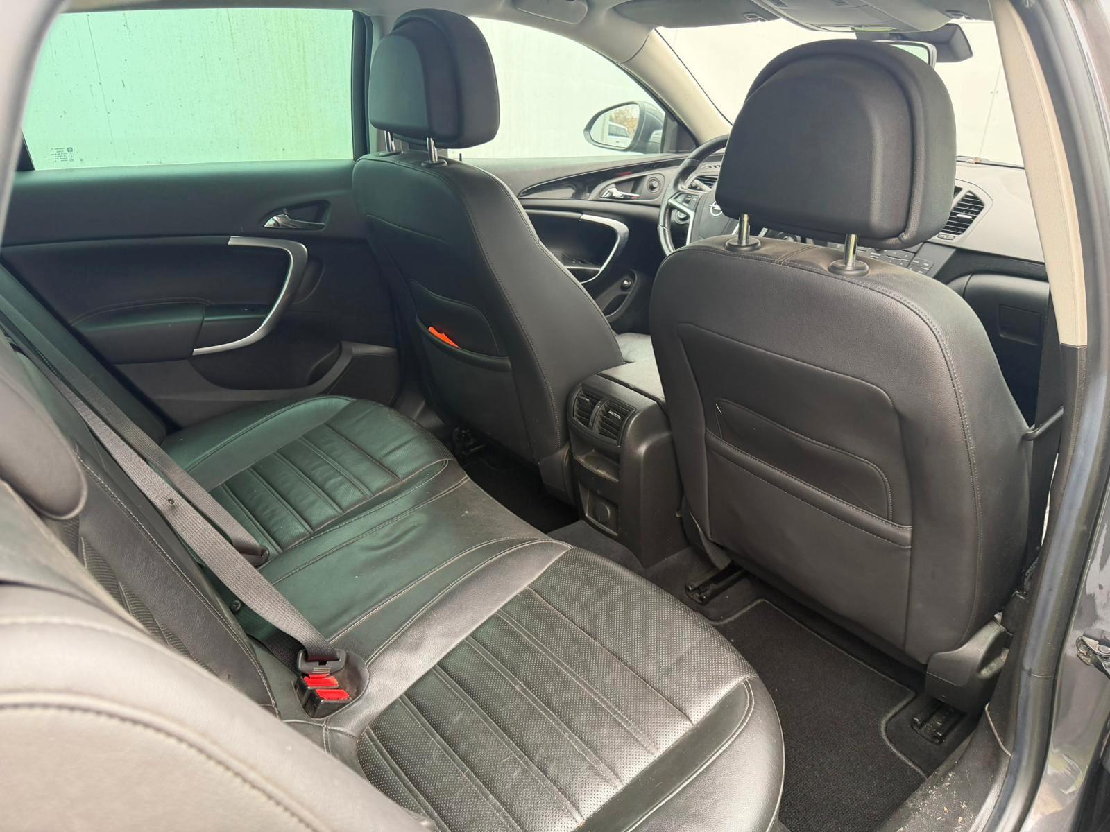 Opel Insignia SportsTourer Innovation S-Heft / 2.HD!