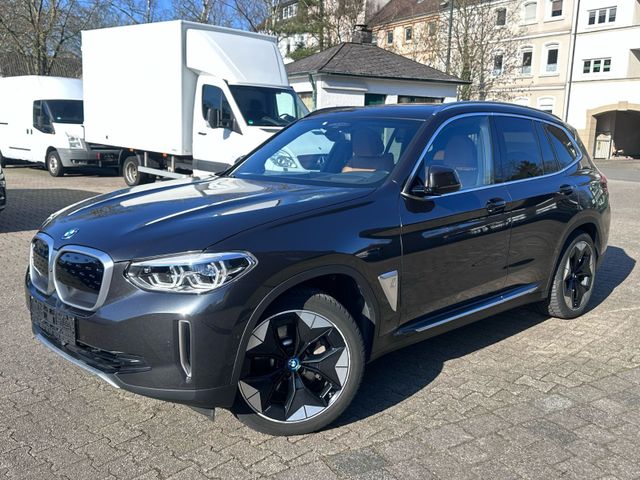 BMW iX3 Impressive Harman HeadUp Gestik LED Panorama