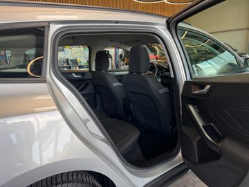 MYAUTOCENTER – Gebraucht- und Jahreswagen mit Werkstattservice in Pfaffenhofen Ford Focus *KEYLESS*TEMPO*SIHZ*LKHZ*NAVI*LED*