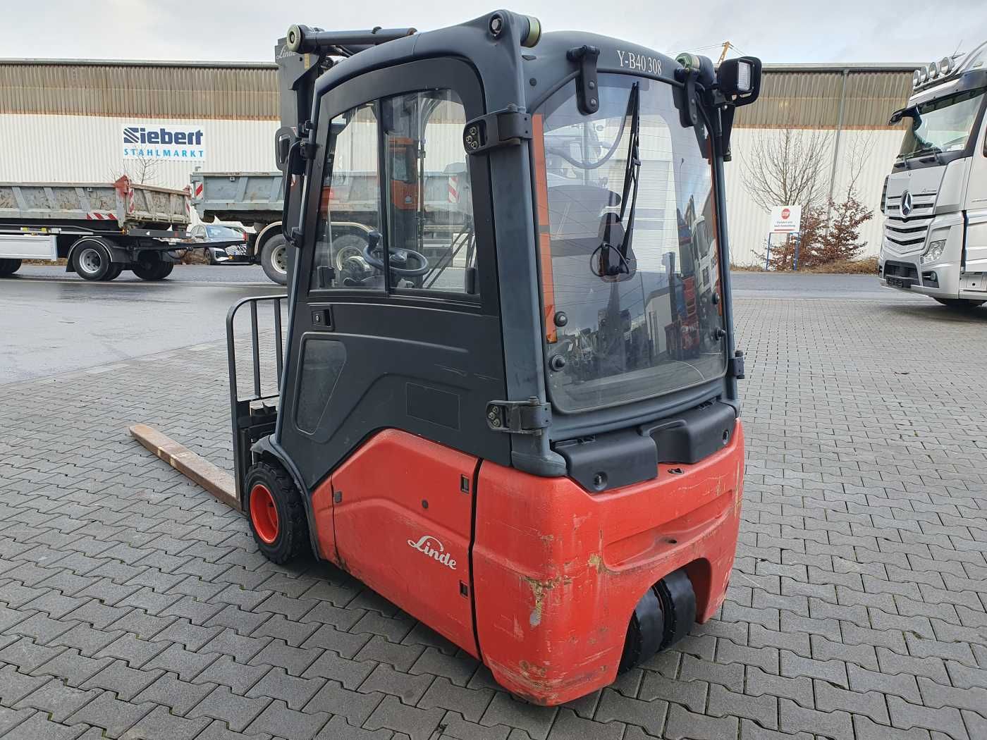 Fahrzeugabbildung Linde E18 - 01 / Triplex: 4.50m! / SS / nur 5.672h!