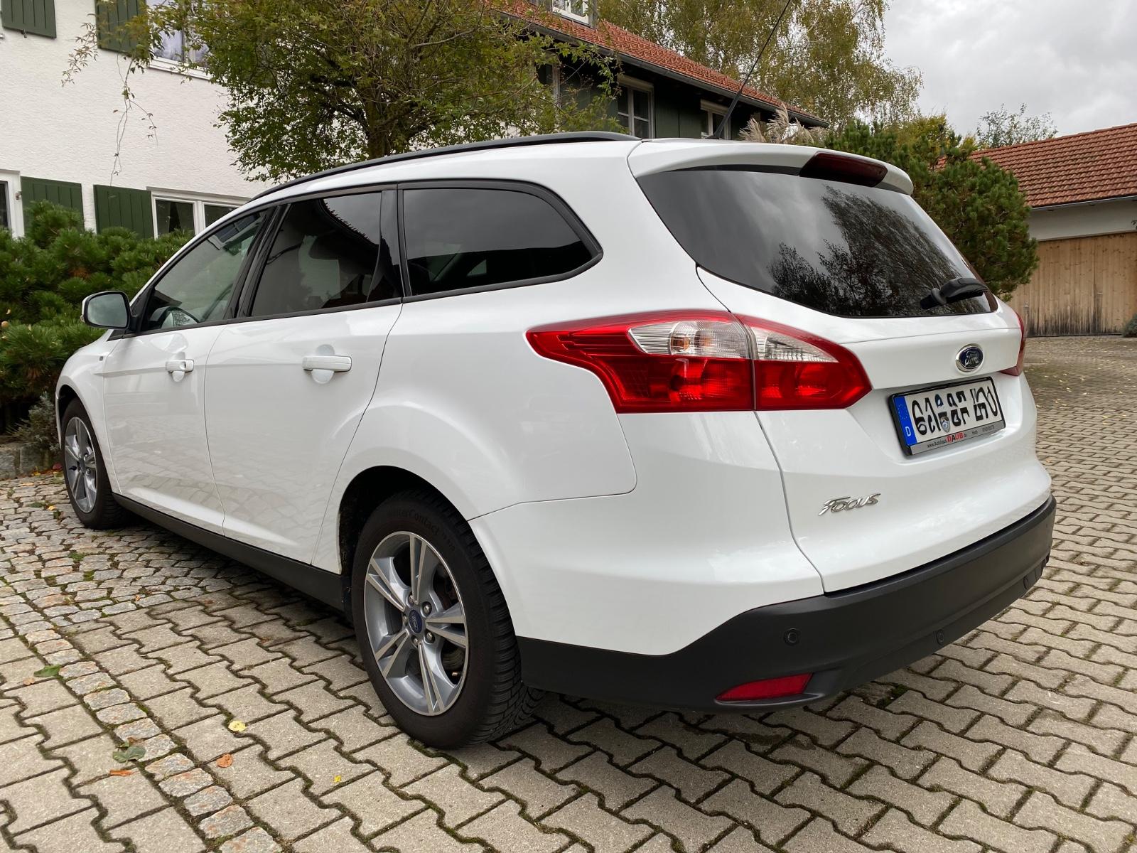Ford Focus 2014 — салон