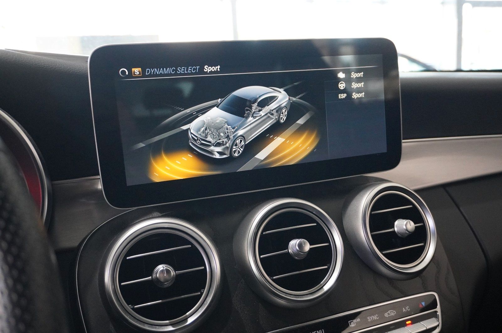 Fahrzeugabbildung Mercedes-Benz C 180 COUPE AMG LINE NAVI/LED/KAMERA/SPORT/SHZ