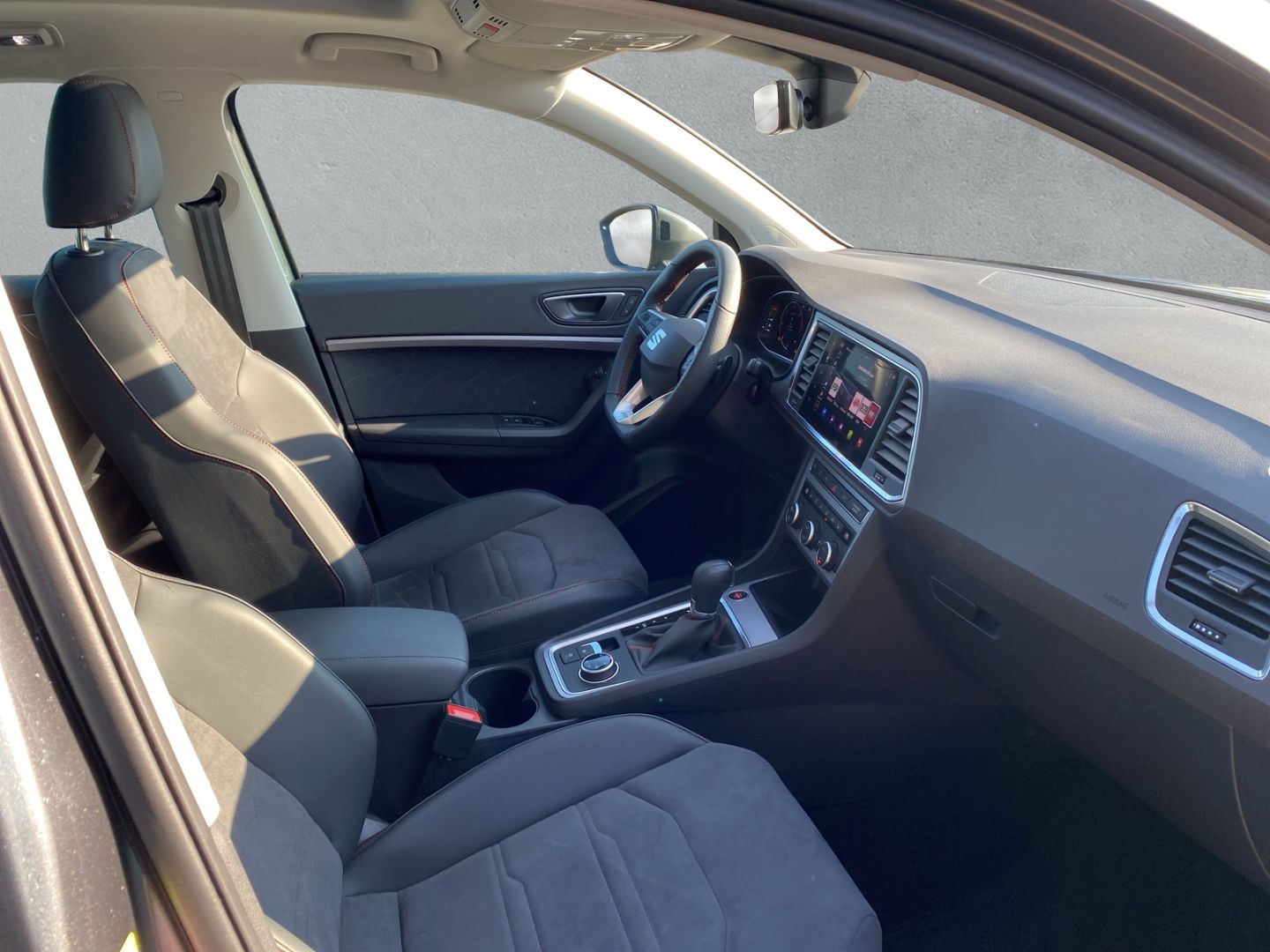 Fahrzeugabbildung SEAT Ateca FR 4Drive 2.0 TDI EU6d AD AHK-klappbar Nav