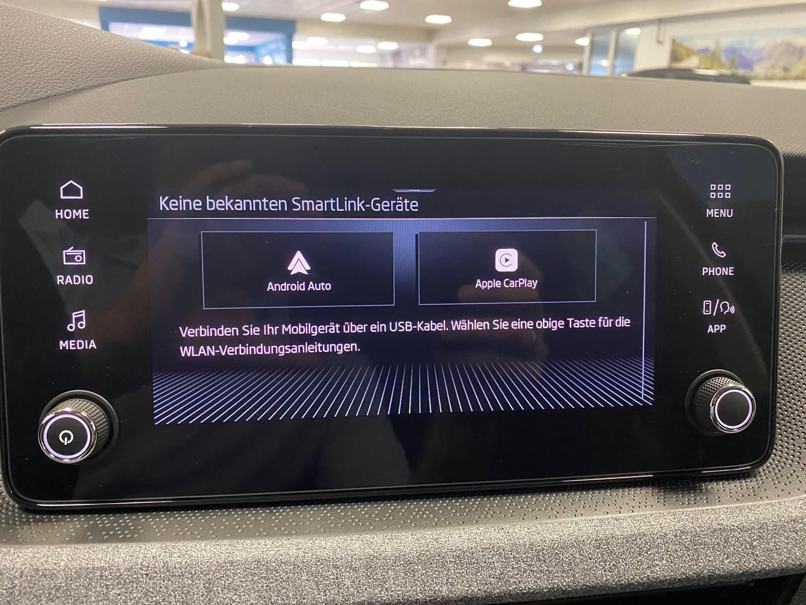 Fahrzeugabbildung SKODA Scala 1.0 TSI Selection APP+KLIMA+RFK+SITZHEIZ++
